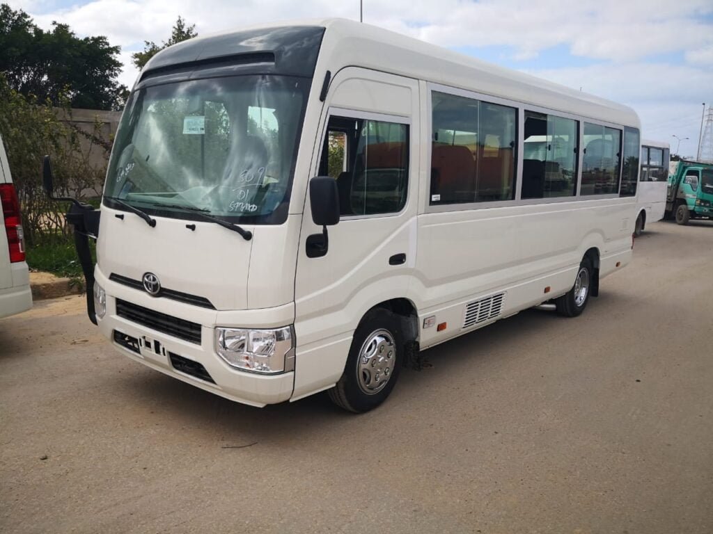 سعر ايجار تويوتا 20 راكب