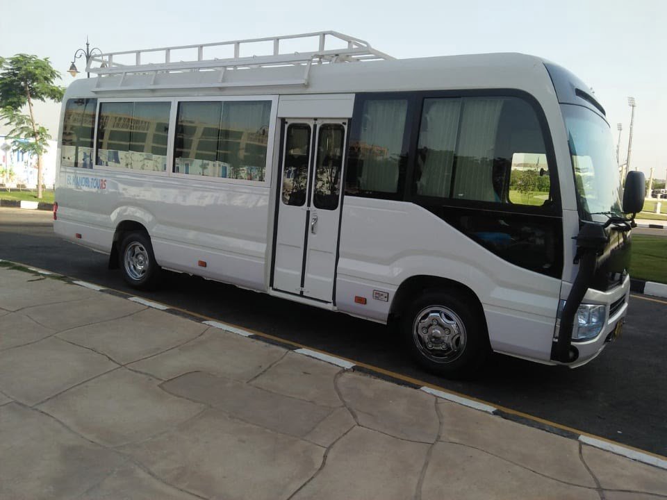 تويوتا كوستر للايجار اليومي