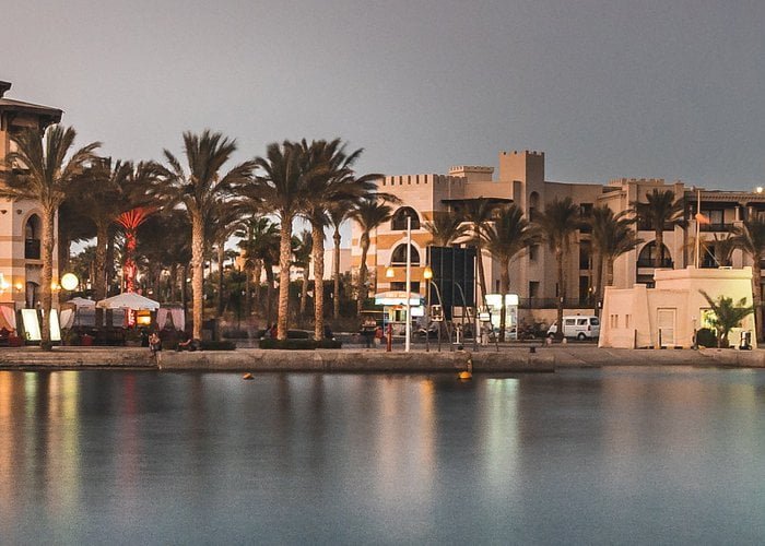 ايجار باص سياحي الى مرسى علم 
