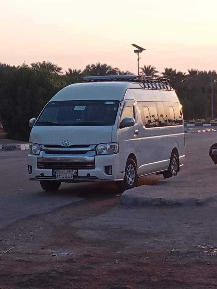هايس سقف عالي للايجار بالسائق