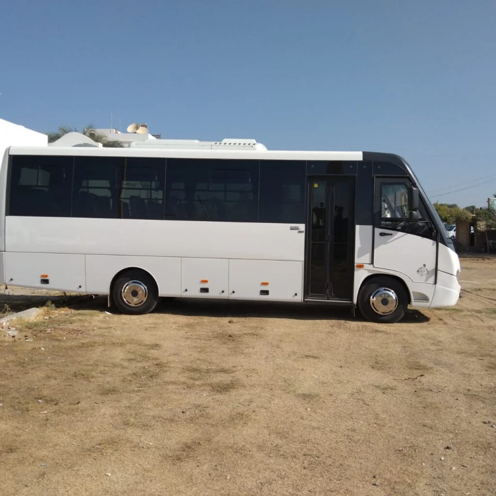 ميني باص 28 راكب للرحلات