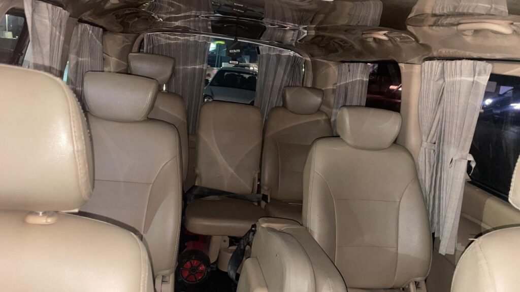 ايجار فان 7 راكب بالسائق