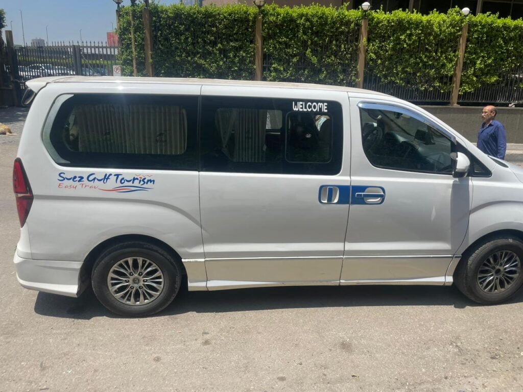 ايجار عربيه بالسائق 7 راكب